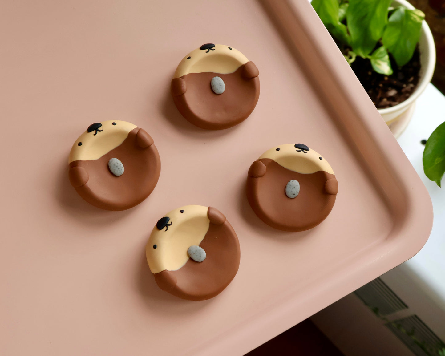 "Misfit" Otter Worry Stones (20% OFF)